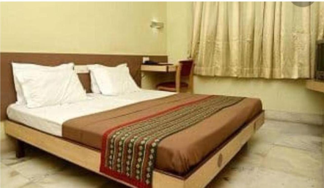 Hotel Chandrawali By Wb Inn Ballia Ngoại thất bức ảnh