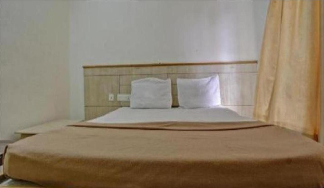 Hotel Chandrawali By Wb Inn Ballia Ngoại thất bức ảnh